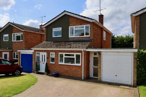 3 bedroom detached house for sale, St Margarets Grove, Great Kingshill, HP15