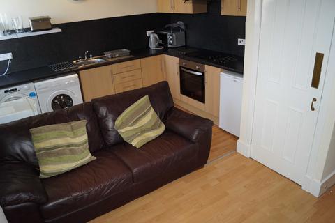 3 bedroom flat to rent, Marischal Street, Aberdeen AB11