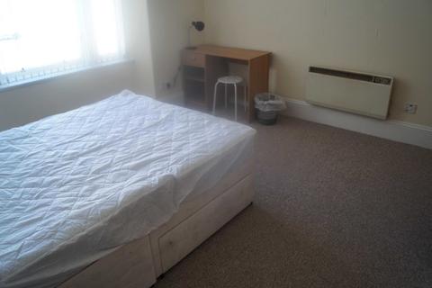 3 bedroom flat to rent, Marischal Street, Aberdeen AB11