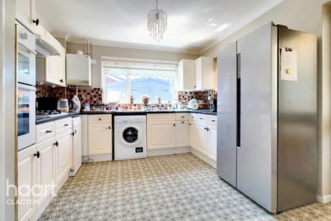24 Cavendish Drive, Clacton-on-sea, CO16 8TR