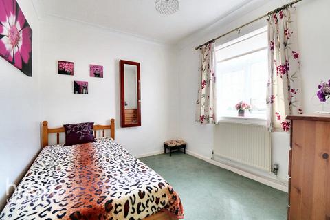 24 Cavendish Drive, Clacton-on-sea, CO16 8TR