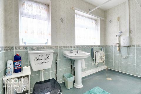 24 Cavendish Drive, Clacton-on-sea, CO16 8TR