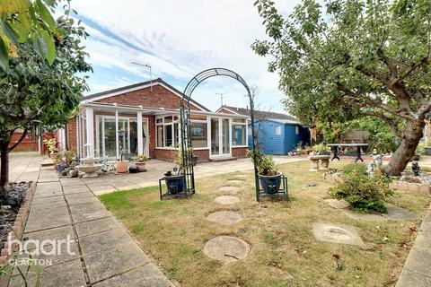 24 Cavendish Drive, Clacton-on-sea, CO16 8TR