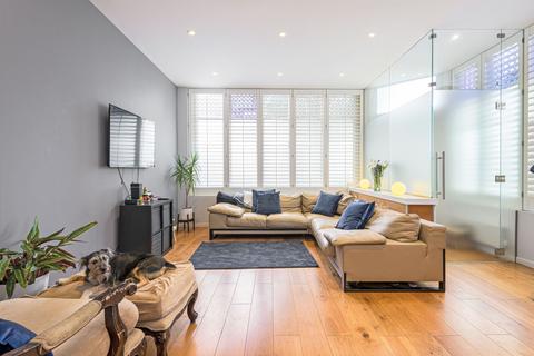 6 bedroom end of terrace house for sale, Tantallon Road, London, SW12