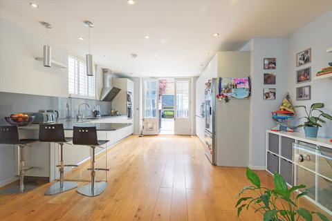 6 bedroom end of terrace house for sale, Tantallon Road, London, SW12