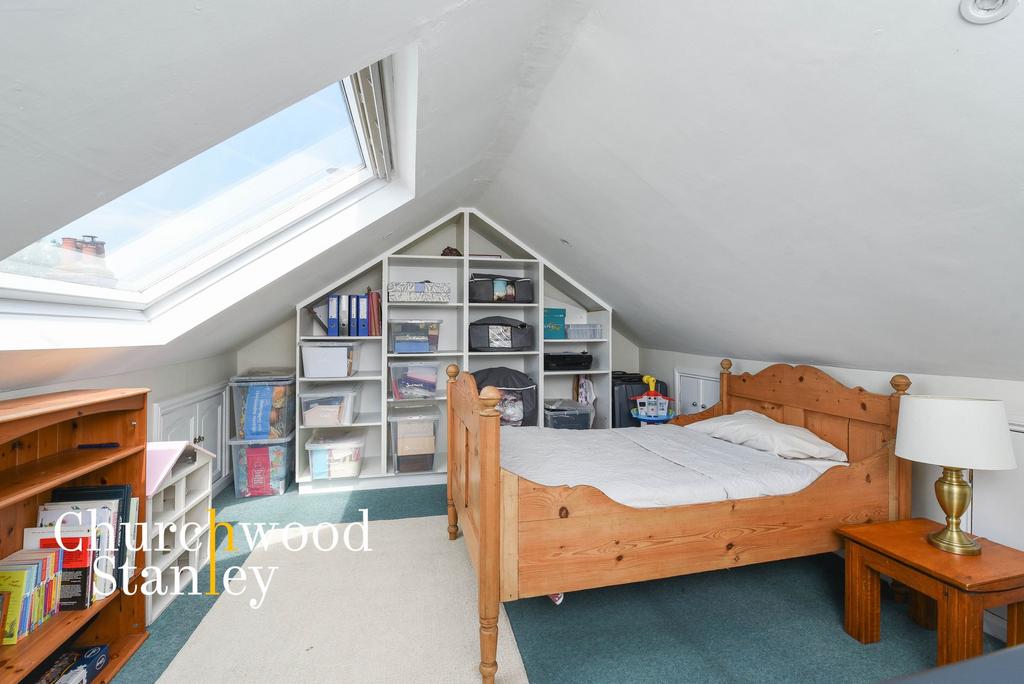 Attic / Fourth bedroom