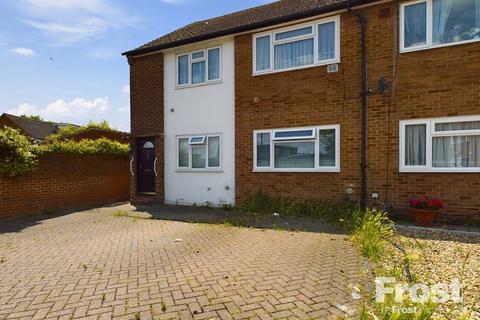 2 bedroom maisonette for sale, Wellington Road, Feltham, TW14