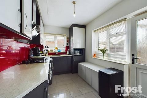 2 bedroom maisonette for sale, Wellington Road, Feltham, TW14