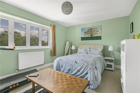 32 Shelburne Drive, Whitton, Hounslow, TW4 5LA