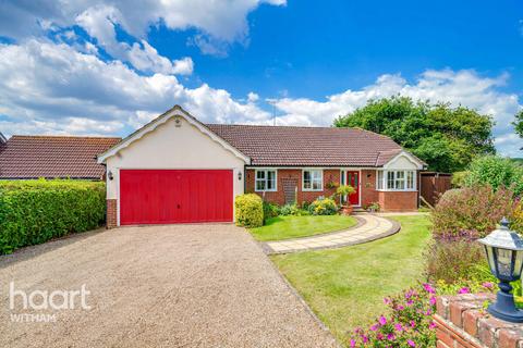 4 bedroom detached bungalow for sale, Mount Lodge Chase, Great Totham