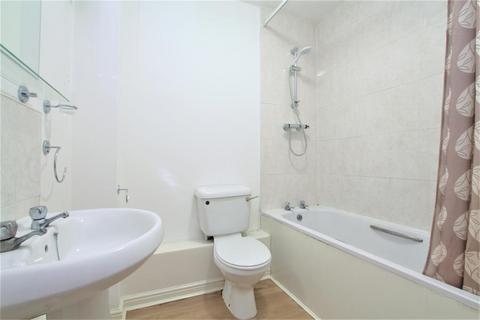 2 bedroom apartment to rent, Century Court, Woking GU21