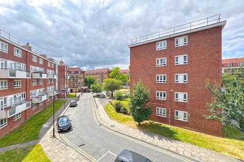 2 bedroom flat for sale, Barclay Close, London, sw6