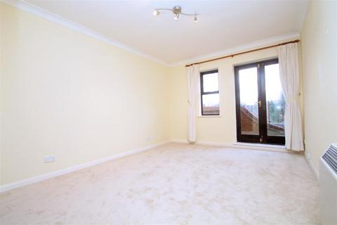 1 bedroom apartment to rent, Maybury Road, Woking, Surrey, GU21