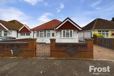 3 bedroom bungalow for sale, Kingsway, Stanwell, Middlesex, TW19