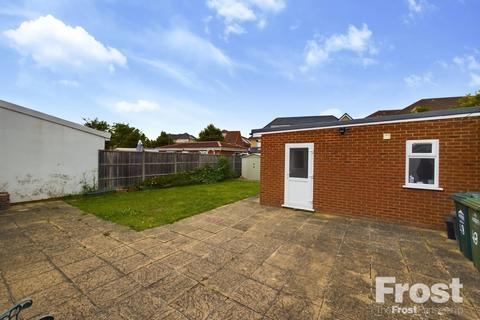 3 bedroom bungalow for sale, Kingsway, Stanwell, Middlesex, TW19