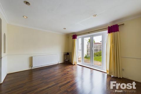 3 bedroom bungalow for sale, Kingsway, Stanwell, Middlesex, TW19
