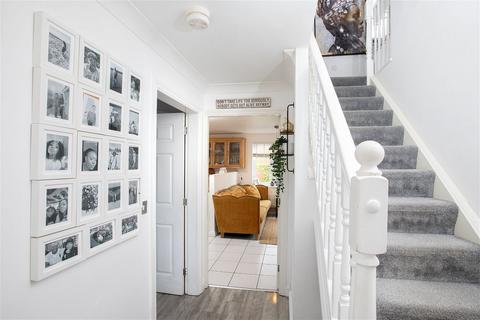 12 Catterick Close, Corby, NN18 8RE