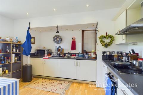 2 bedroom apartment for sale, Bennets Courtyard, Watermill Way, Colliers Wood, SW19