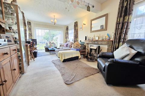 2 bedroom semi-detached bungalow for sale, Thornford Gardens, Southend on Sea, Essex