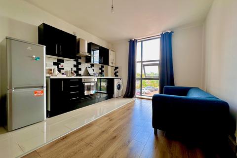 1 bedroom flat to rent, Caxton Road, SW19 8SJ