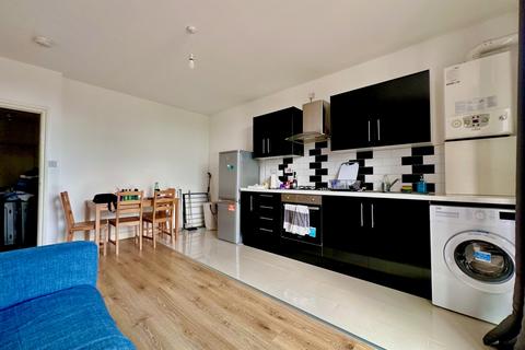 1 bedroom flat to rent, Caxton Road, SW19 8SJ