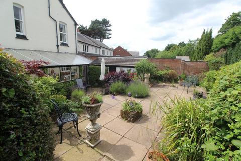 4 bedroom detached house for sale, Northfield Road, Leicester LE8