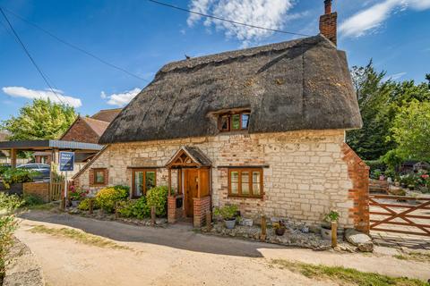 2 bedroom detached house for sale, Packers Lane, Uffington, Faringdon, Oxfordshire, SN7