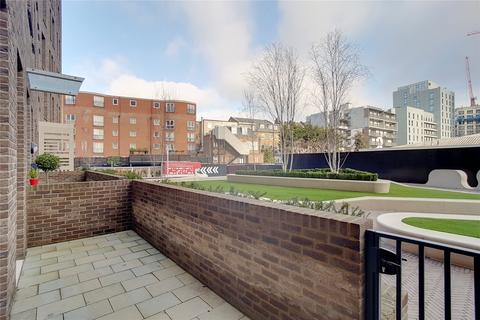 2 bedroom terraced house to rent, Williamsburg Plaza, E14