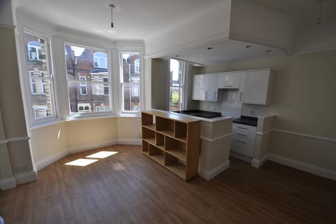 2 bedroom flat to rent, Haldon Road, Exeter, EX4