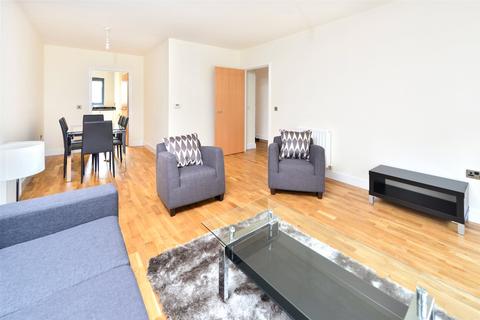 3 bedroom flat for sale, Green Lanes Walk, London N4