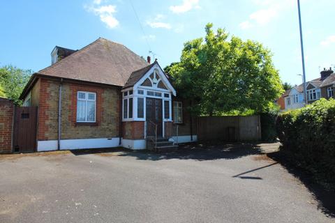 4 bedroom bungalow for sale, Woodlands Road, Gillingham, Kent, ME7