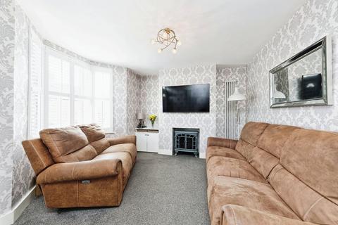 4 bedroom terraced house for sale, Whitstable Road, Faversham ME13