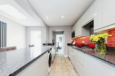 4 bedroom terraced house for sale, Whitstable Road, Faversham ME13