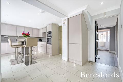 35 Dawson Drive, Rainham, RM13 7ED