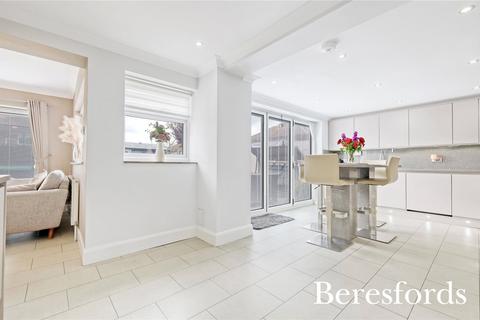 35 Dawson Drive, Rainham, RM13 7ED