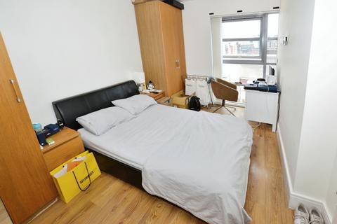 3 bedroom flat for sale, The Lock Building, Southern Gateway, Greater Manchester, M1