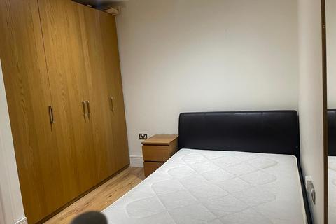 3 bedroom flat for sale, The Lock Building, Southern Gateway, Greater Manchester, M1