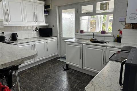 11 Bannatyne Close, Manchester, M40 3TD