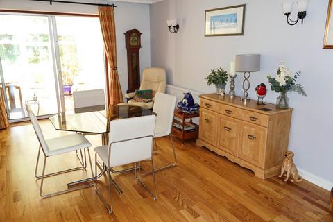 3 bedroom chalet for sale, Aldwick Bay Estate, Bognor Regis