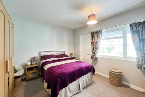 6 Blackwater Close, Oakley, Basingstoke, RG23 7AS