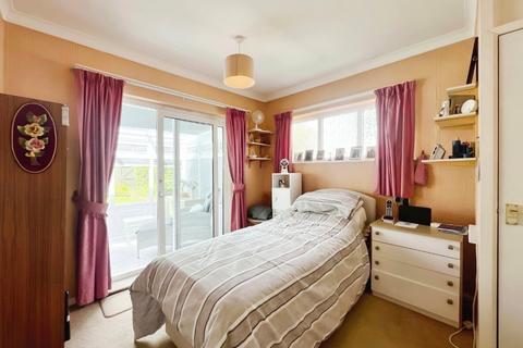 6 Blackwater Close, Oakley, Basingstoke, RG23 7AS