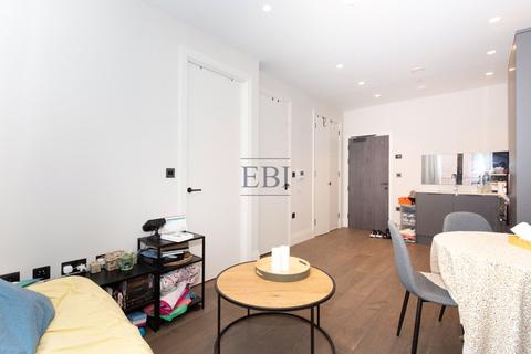 1 bedroom apartment to rent, Dock East Apartments, 2 Selsdon Way, Greater London, E14