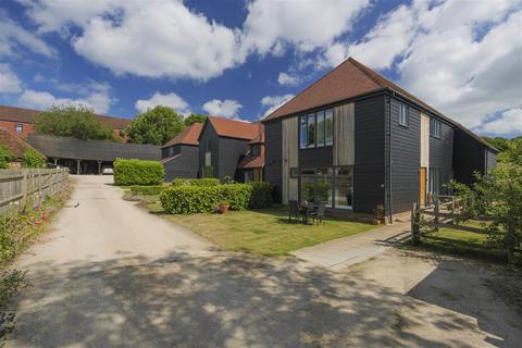 4 bedroom end of terrace house for sale, Folly Farm Gardens, Canterbury