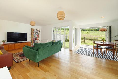 4 bedroom end of terrace house for sale, Folly Farm Gardens, Canterbury