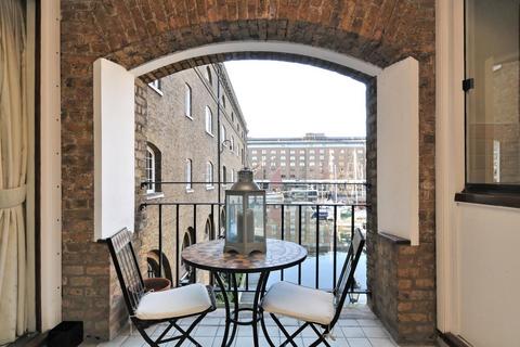 1 bedroom apartment for sale, Ivory House, East Smithfield, London, E1W