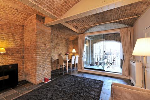 Flat 6, Ivory House East Smithfield, London, E1W 1AT
