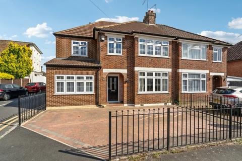 32 Montague Road, Uxbridge, UB8 1QL