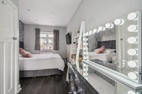 32 Montague Road, Uxbridge, UB8 1QL
