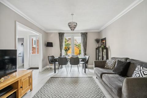 32 Montague Road, Uxbridge, UB8 1QL
