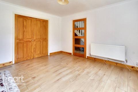 3 bedroom terraced house for sale, Longueville Court, Northampton